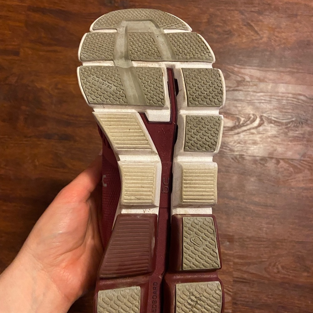 Running shoes - Picture 4 of 5